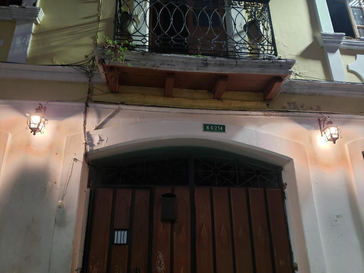 Casa Vieja Del Centro Historico Apartment Quito Bagian luar foto
