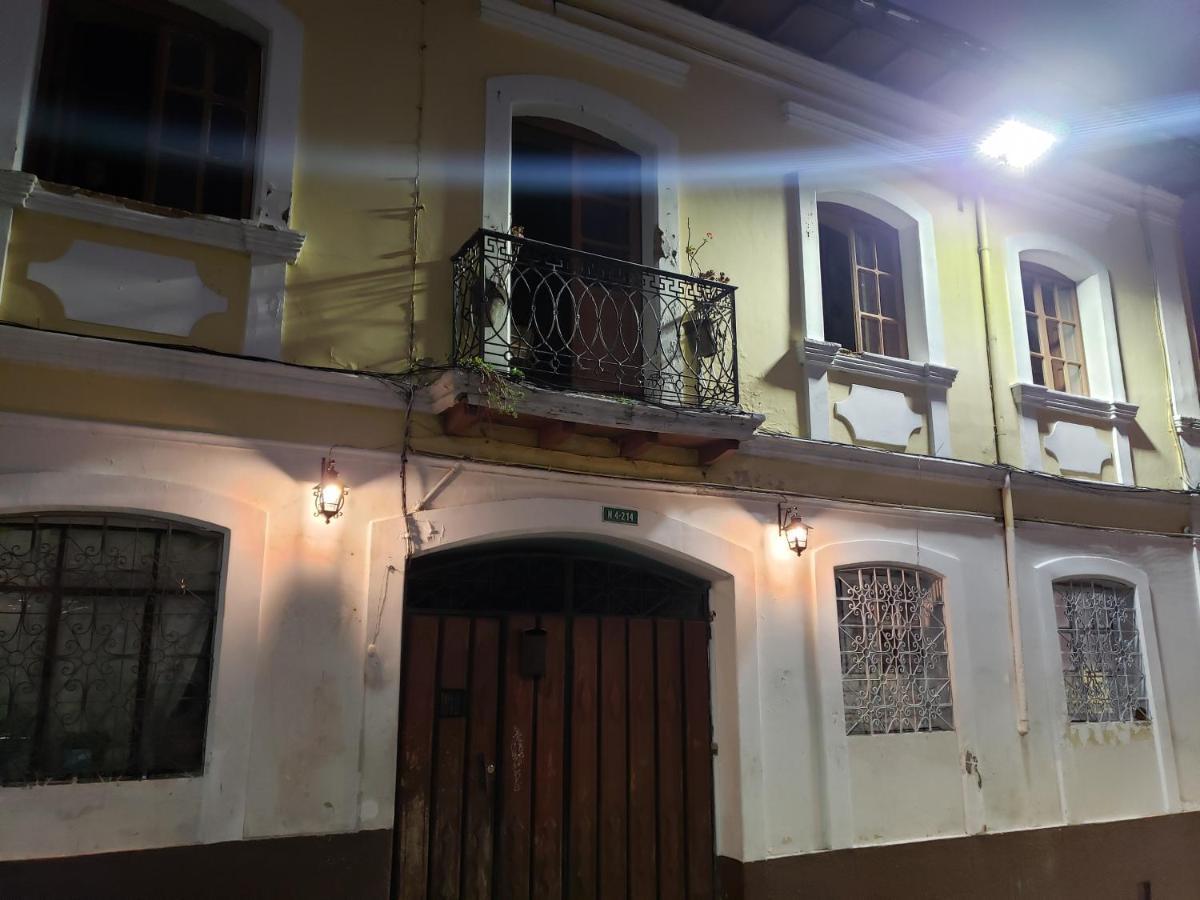 Casa Vieja Del Centro Historico Apartment Quito Bagian luar foto